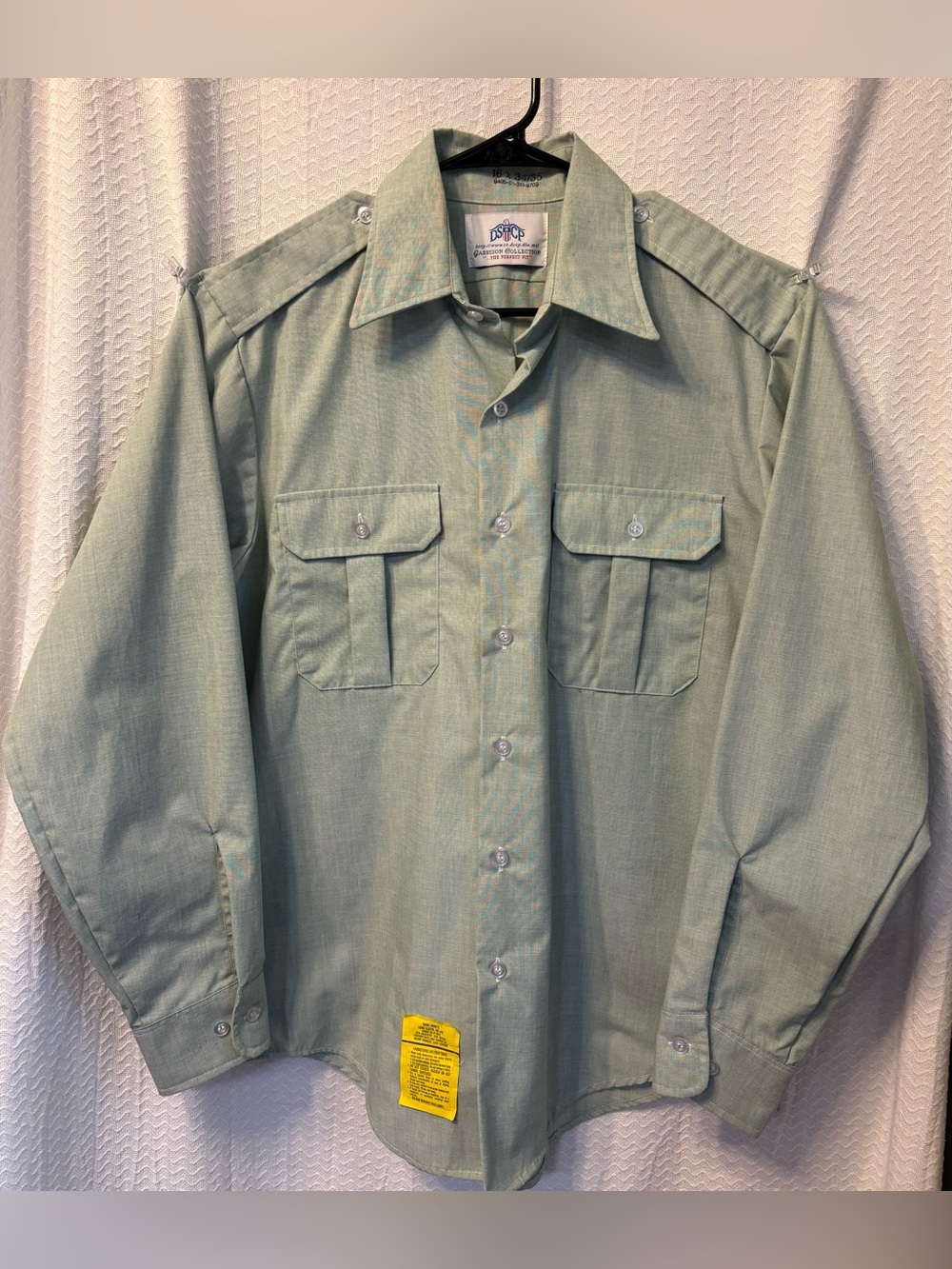 DSCP AG-415 Men’s Long Sleeve Light Green Military Shirt. Size L 16X34/35
